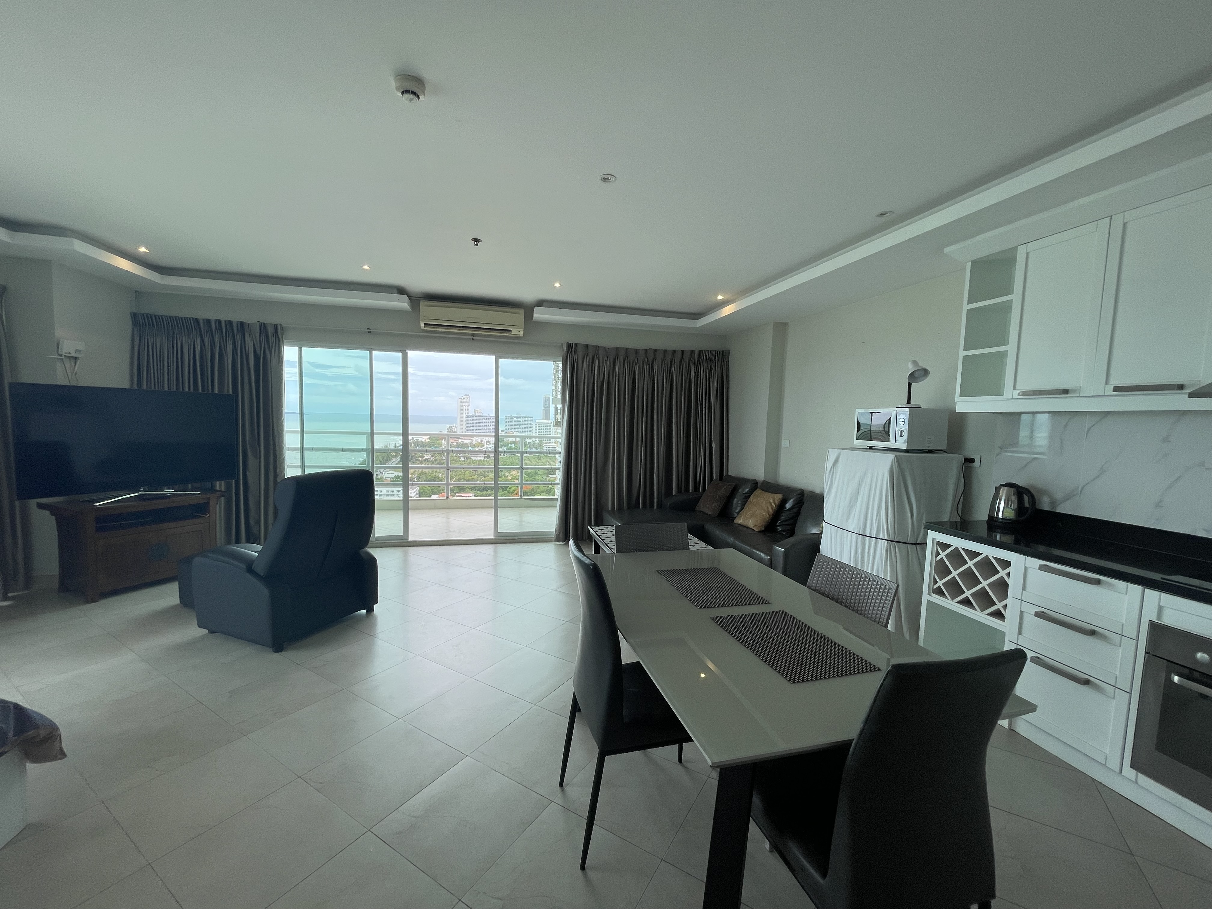View Talay 7 For Rent Large Corner Sea View photo 23