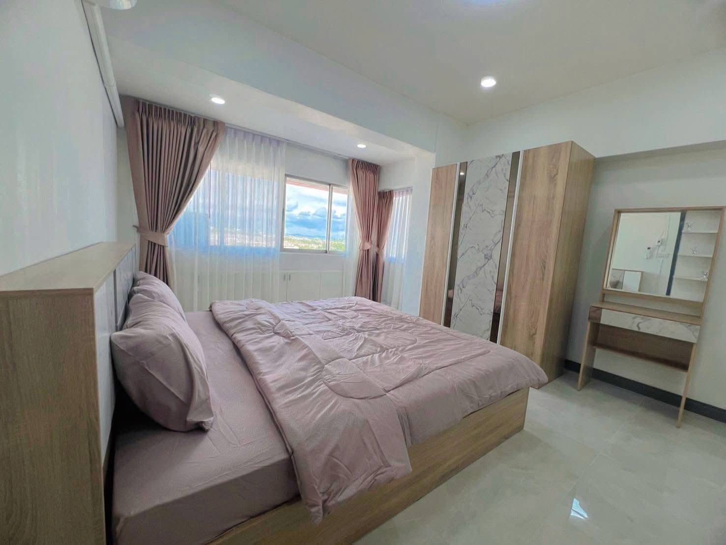 Spacious Modern Style Condo 3 bedrooms 2 bathrooms in Thepprasit for RENT photo 35