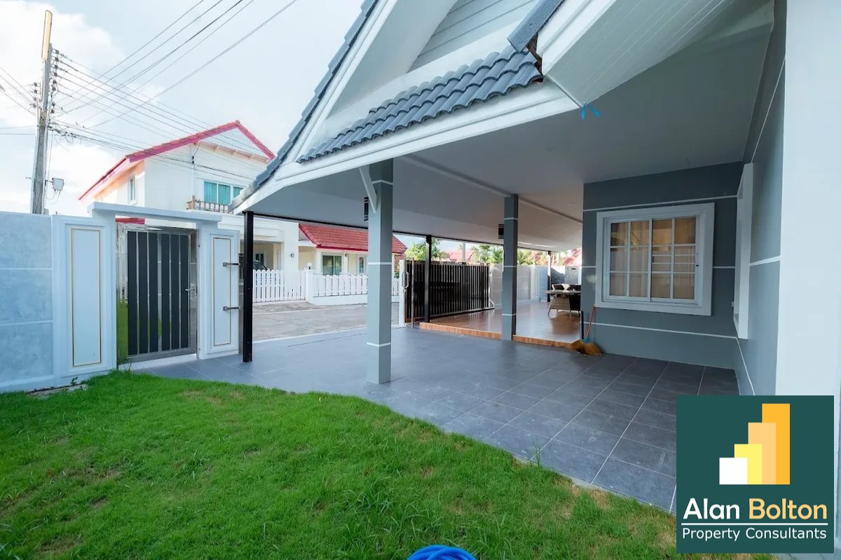 Pool Villa 3 Bedrooms 4 Bathrooms in East Pattaya photo 5