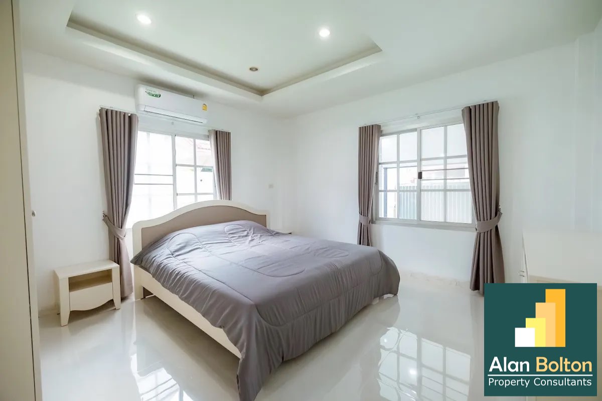 Pool Villa 3 Bedrooms 4 Bathrooms in East Pattaya photo 6