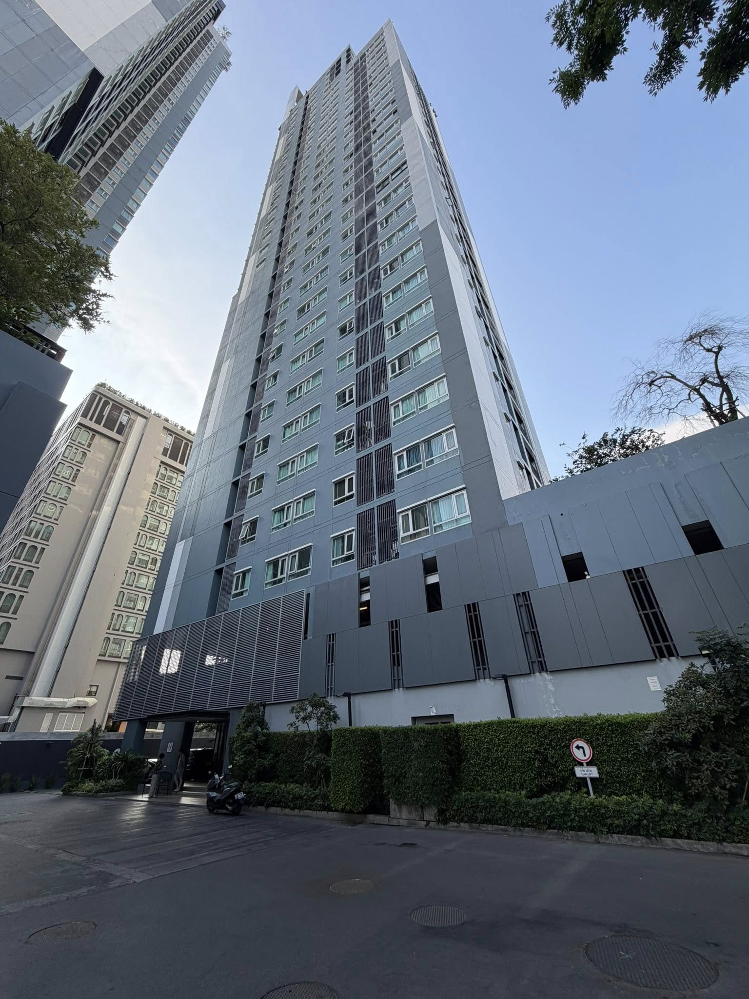 One Bedroom Condo For Rent photo 11