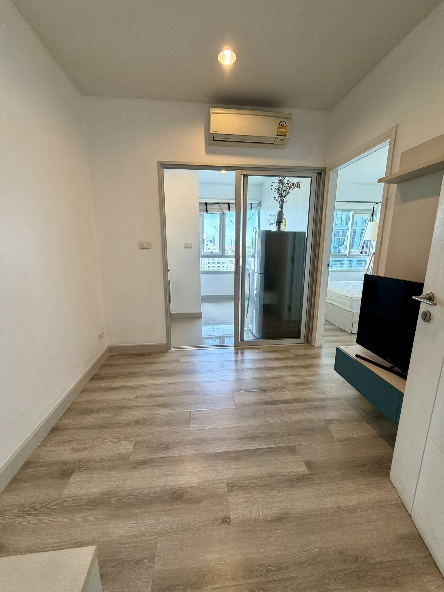 One Bedroom Condo For Rent photo 16