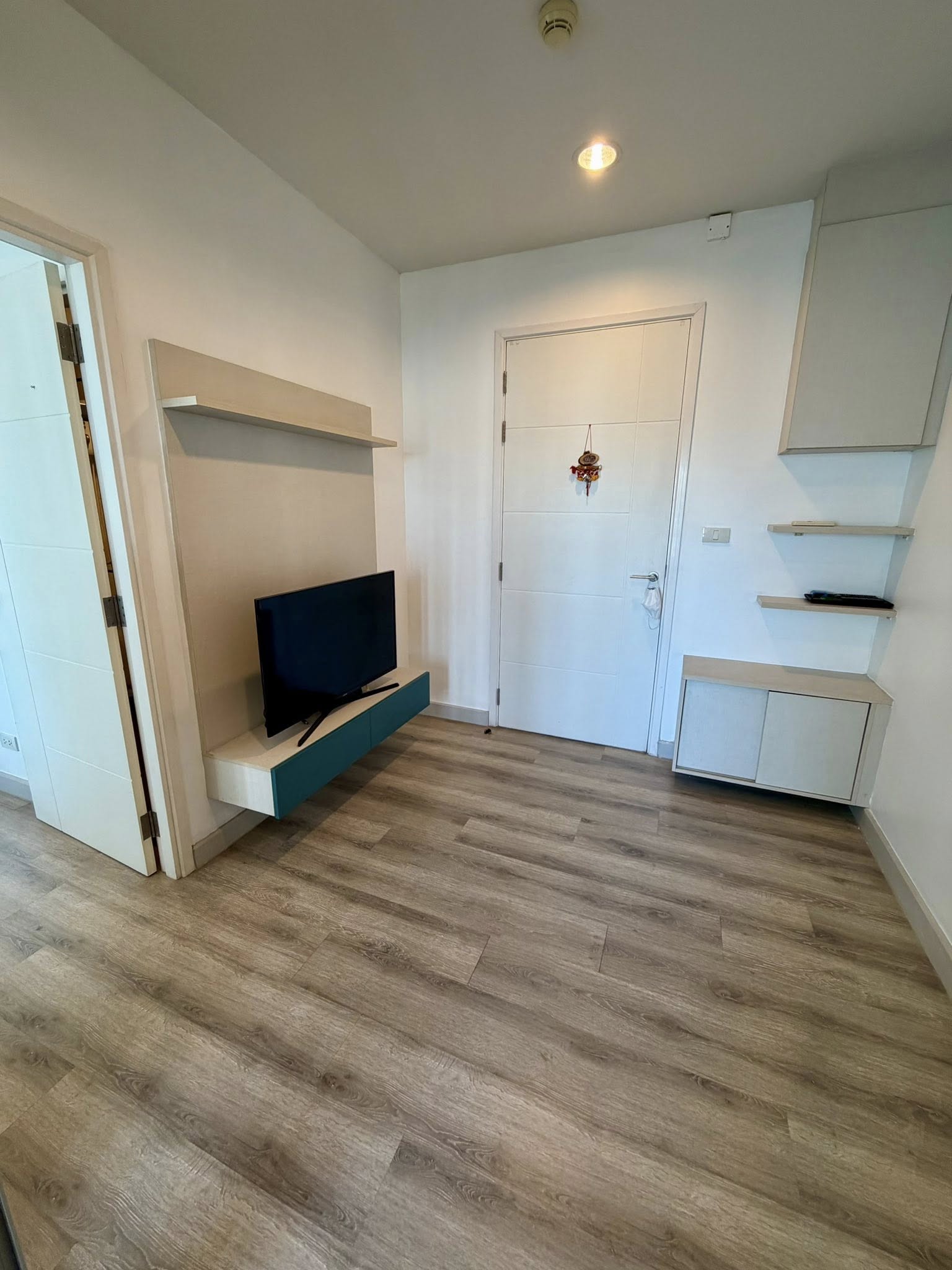 One Bedroom Condo For Rent photo 17