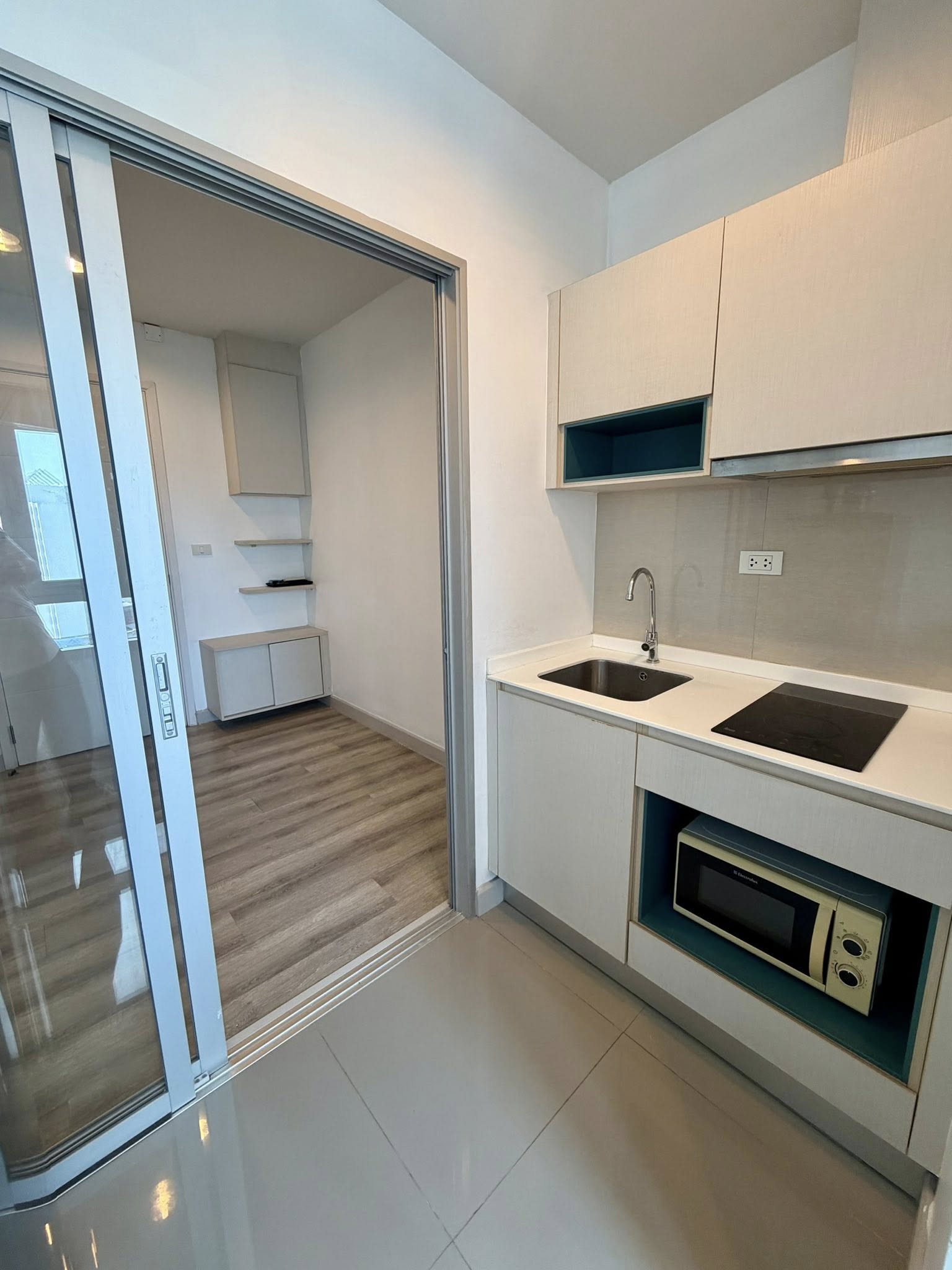 One Bedroom Condo For Rent photo 18