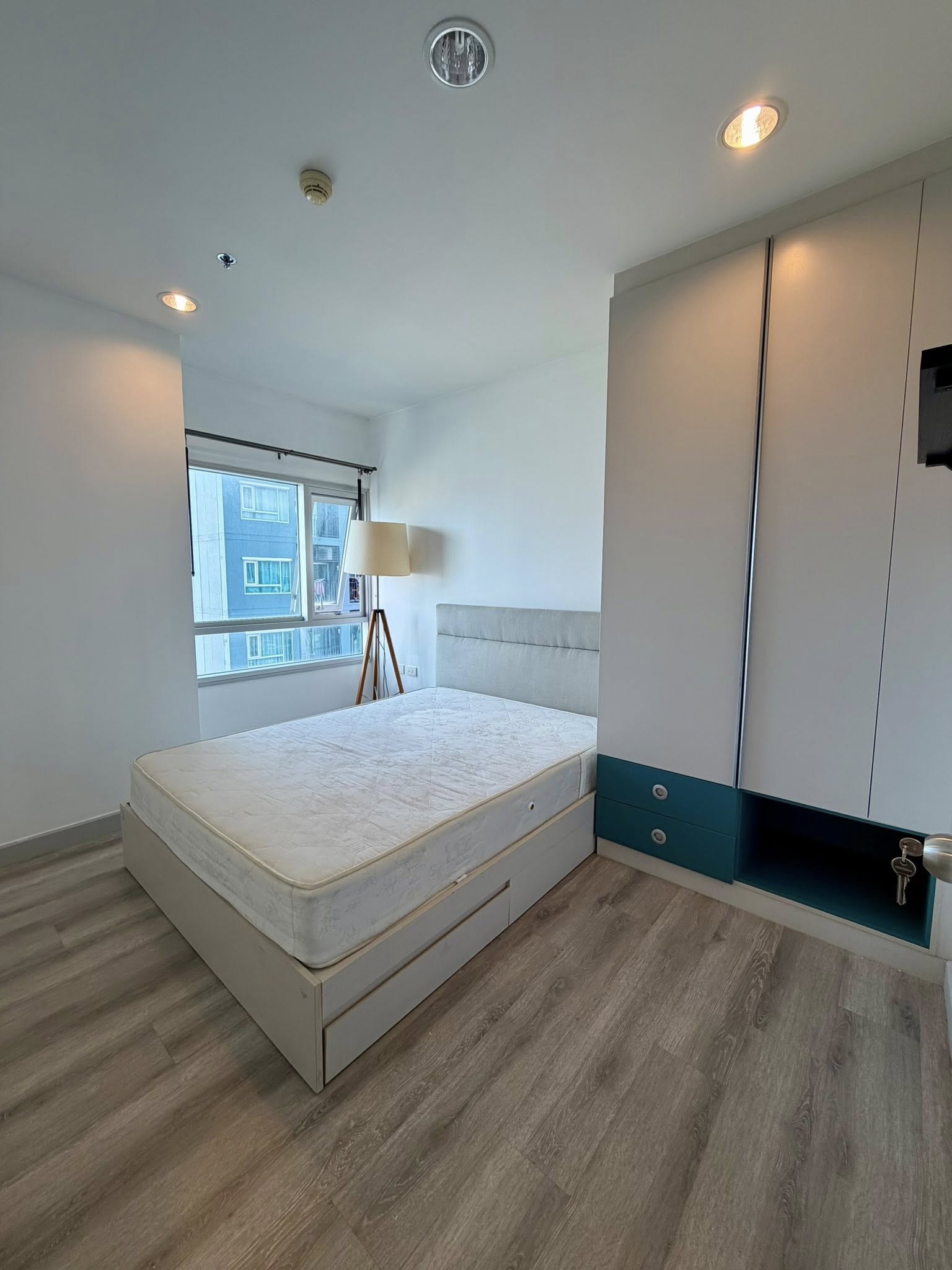 One Bedroom Condo For Rent photo 19
