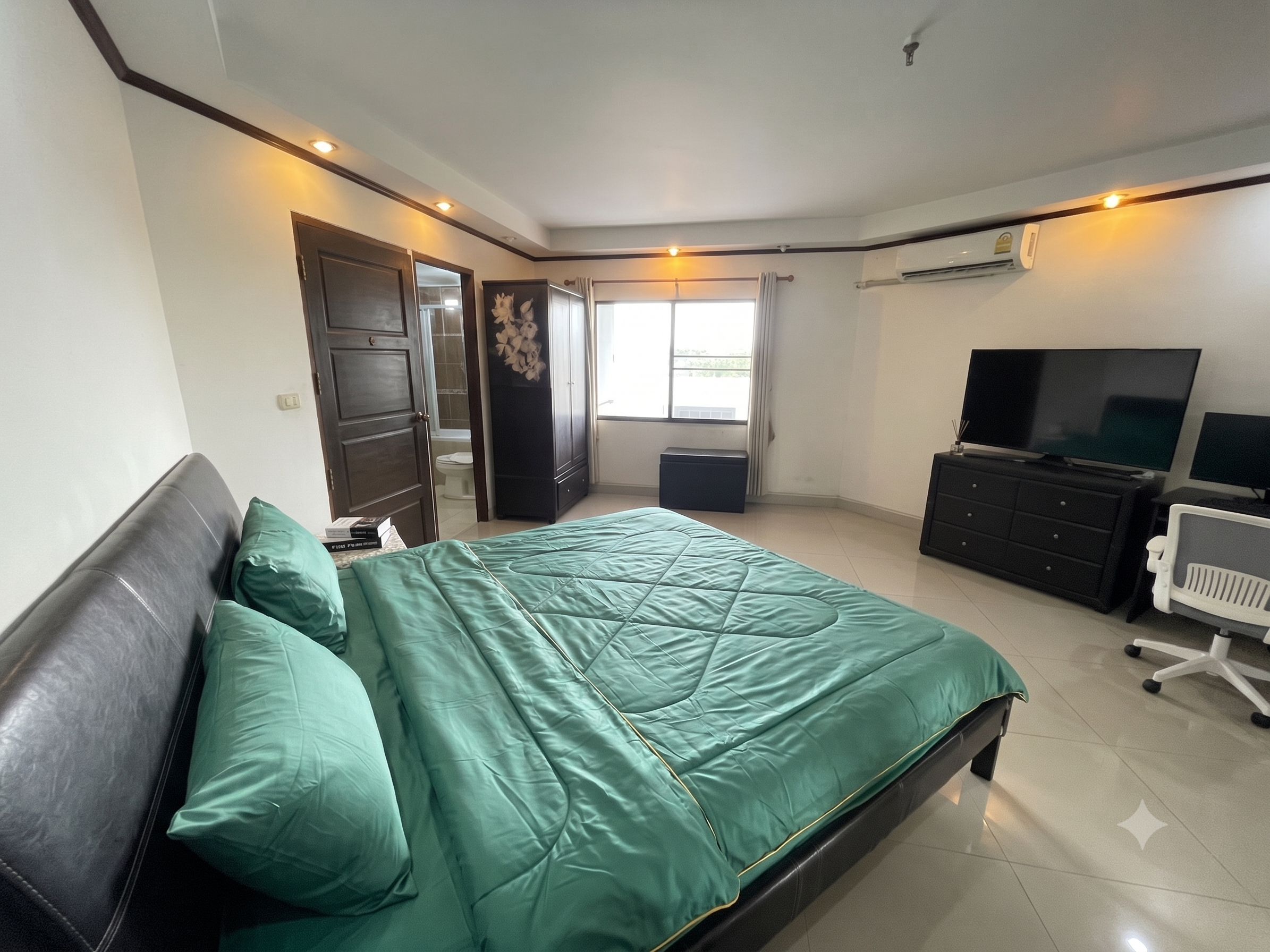 Partial Ocean View 2 Beds 2 Baths at Jomtien Paradise Condo photo 30