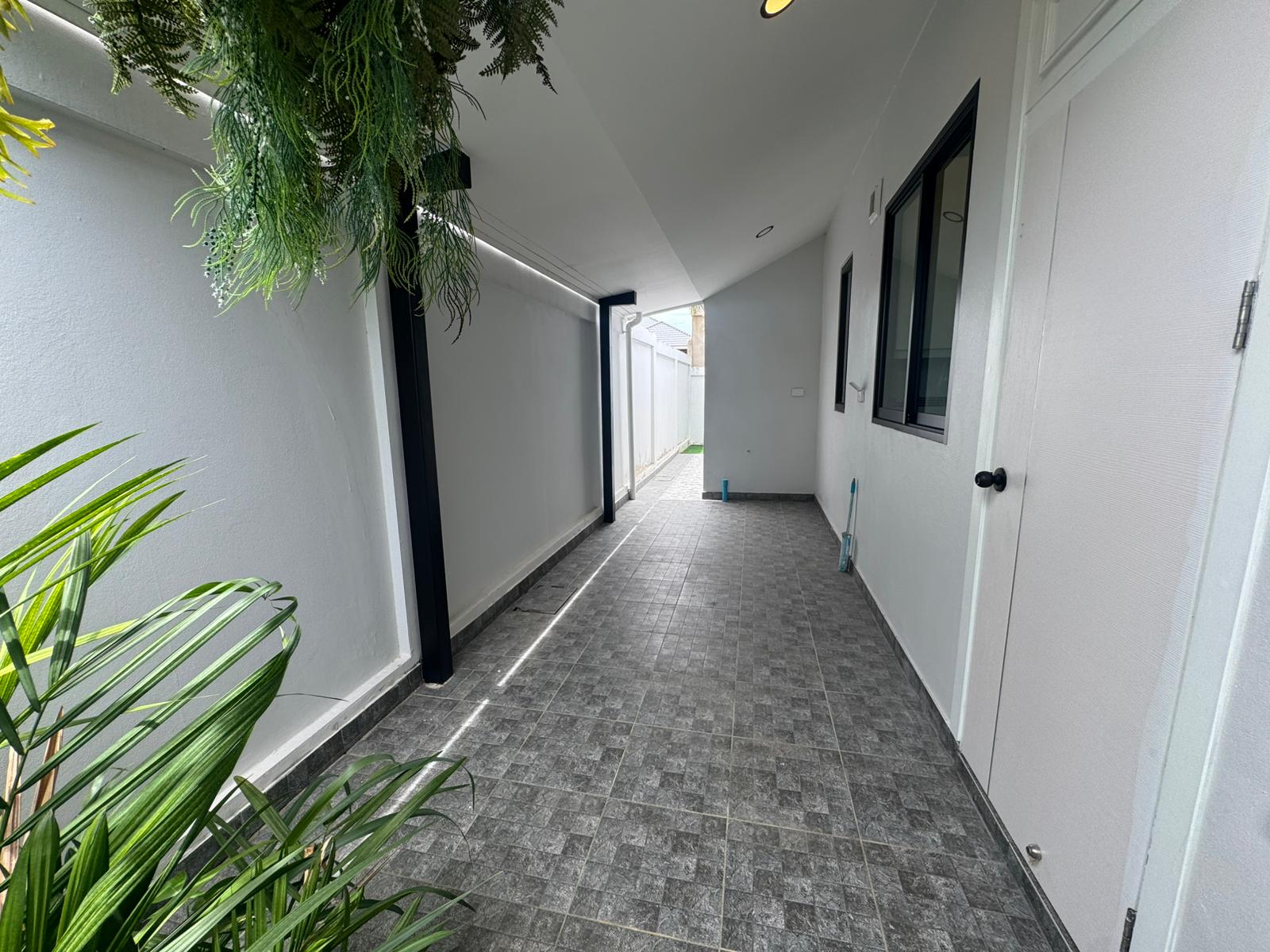 Brand New Modern 4 Bed 3 Bath Pool Villa In East Pattaya photo 29