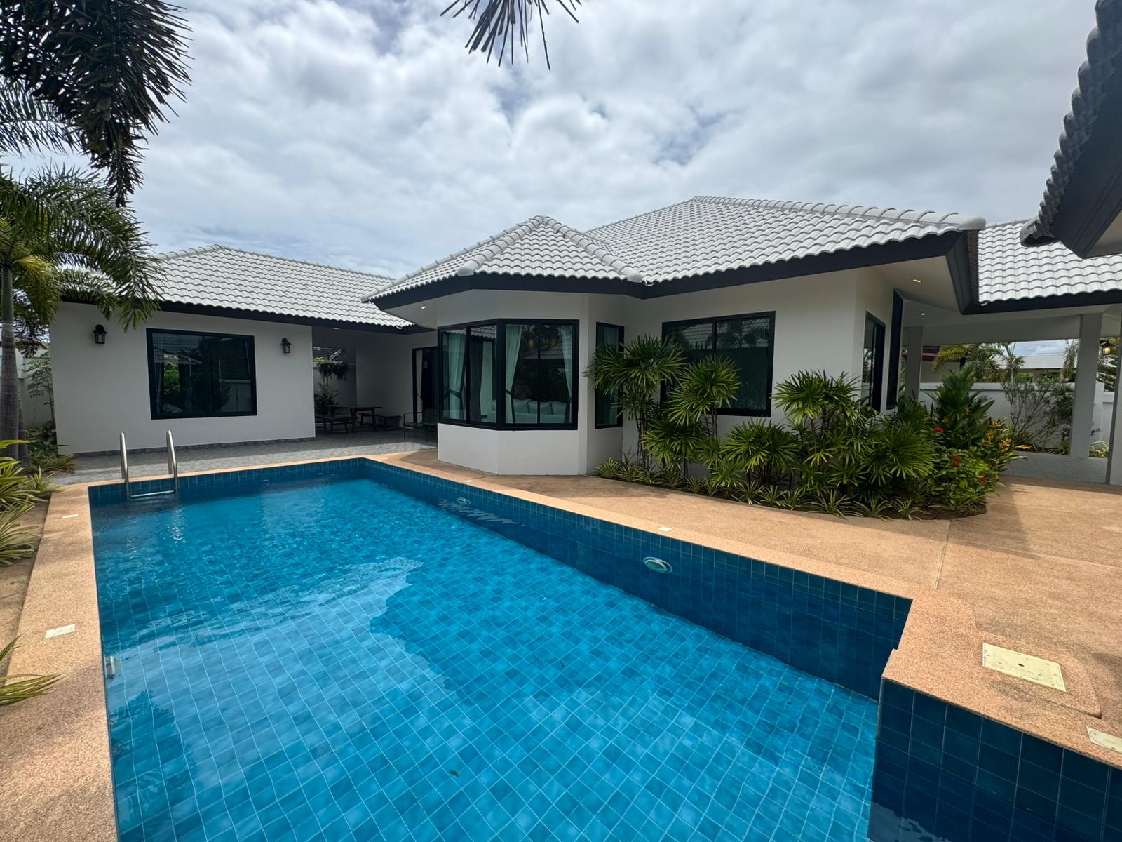 Brand New Modern 4 Bed 3 Bath Pool Villa In East Pattaya photo 33