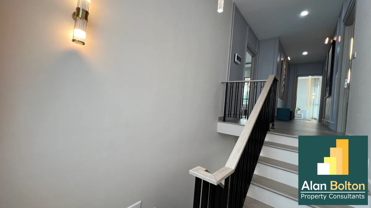 Luxury 4 bedrooms 5 bathrooms in East Pattaya photo 3