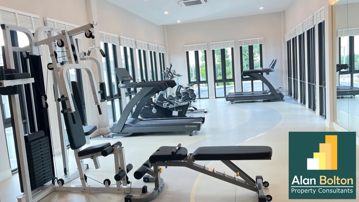 Luxury 4 bedrooms 5 bathrooms in East Pattaya photo 15