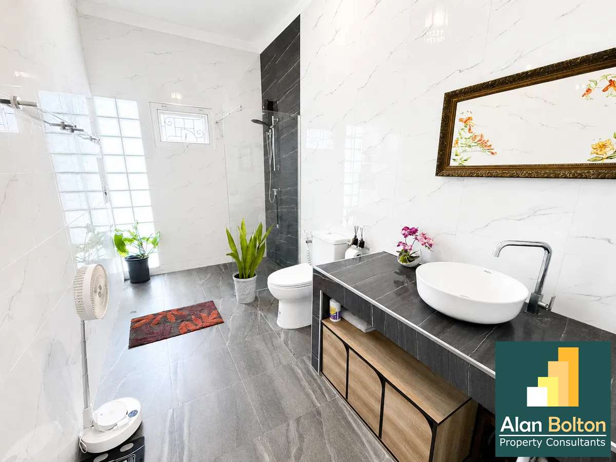Three-Bedroom Four-Bathroom Pool Villa Located close to Phoenix Golf Course photo 12