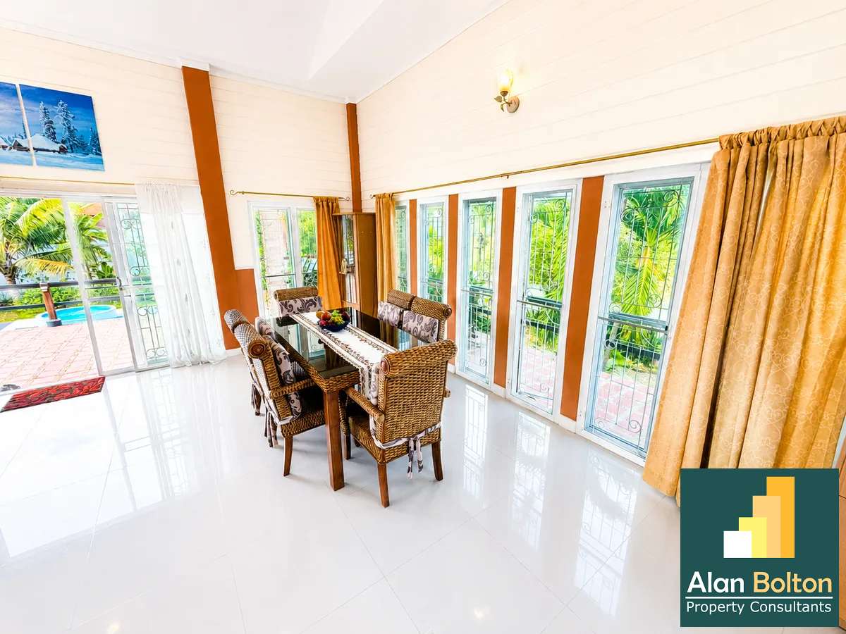 Three-Bedroom Four-Bathroom Pool Villa Located close to Phoenix Golf Course photo 7