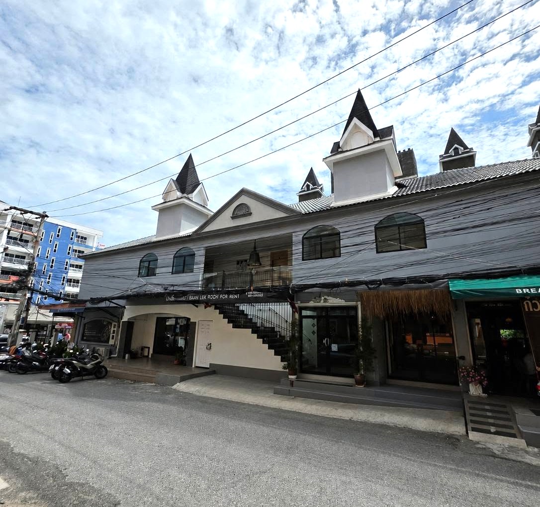 Large Apartment For Rent In Pratumnak Soi 4 photo 13