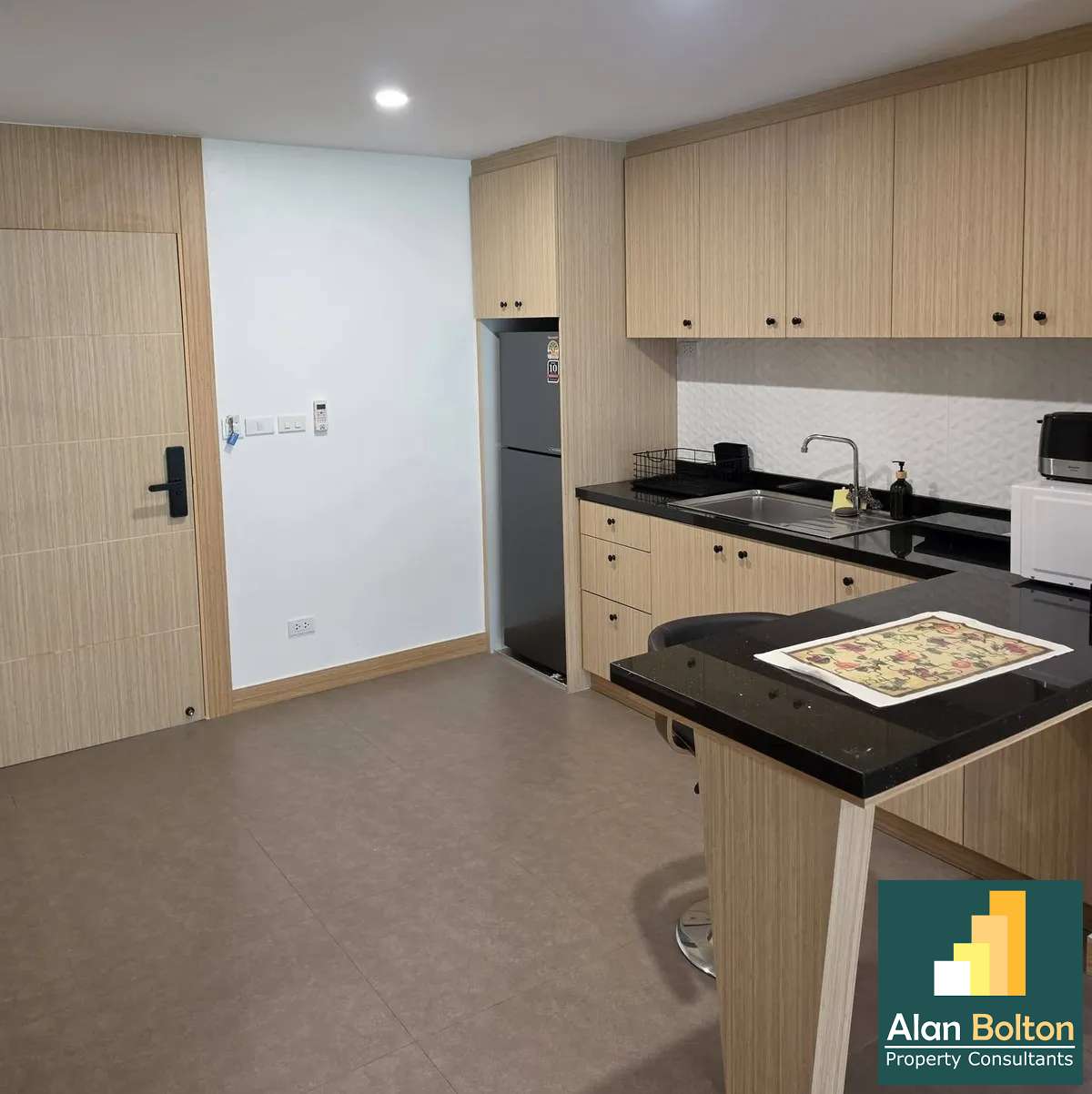 Large Apartment For Rent In Pratumnak Soi 4 photo 6