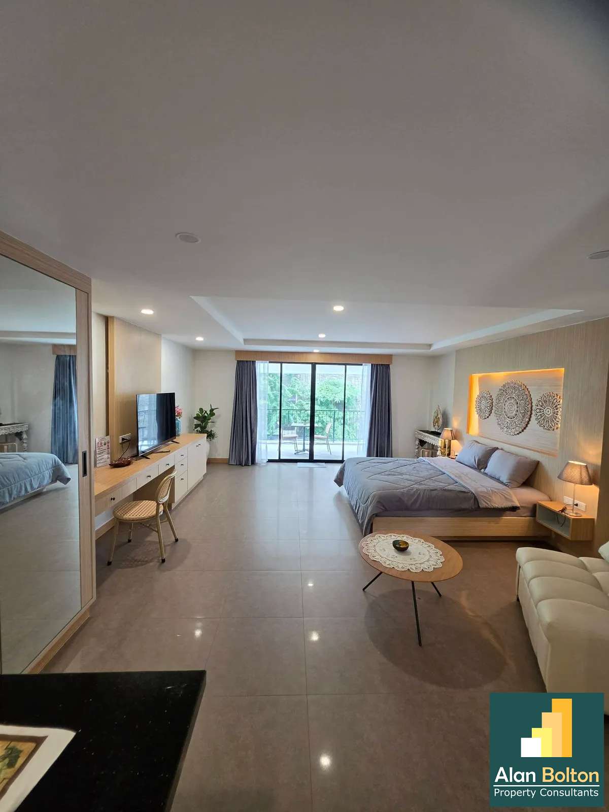 Large Apartment For Rent In Pratumnak Soi 4 photo 5