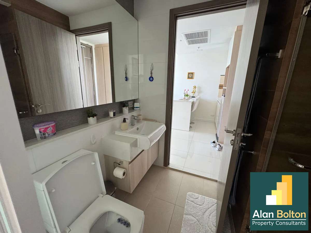 Like New Beachfront Ocean View 1 Bed 1 Bath Condo In Bang Saray photo 9