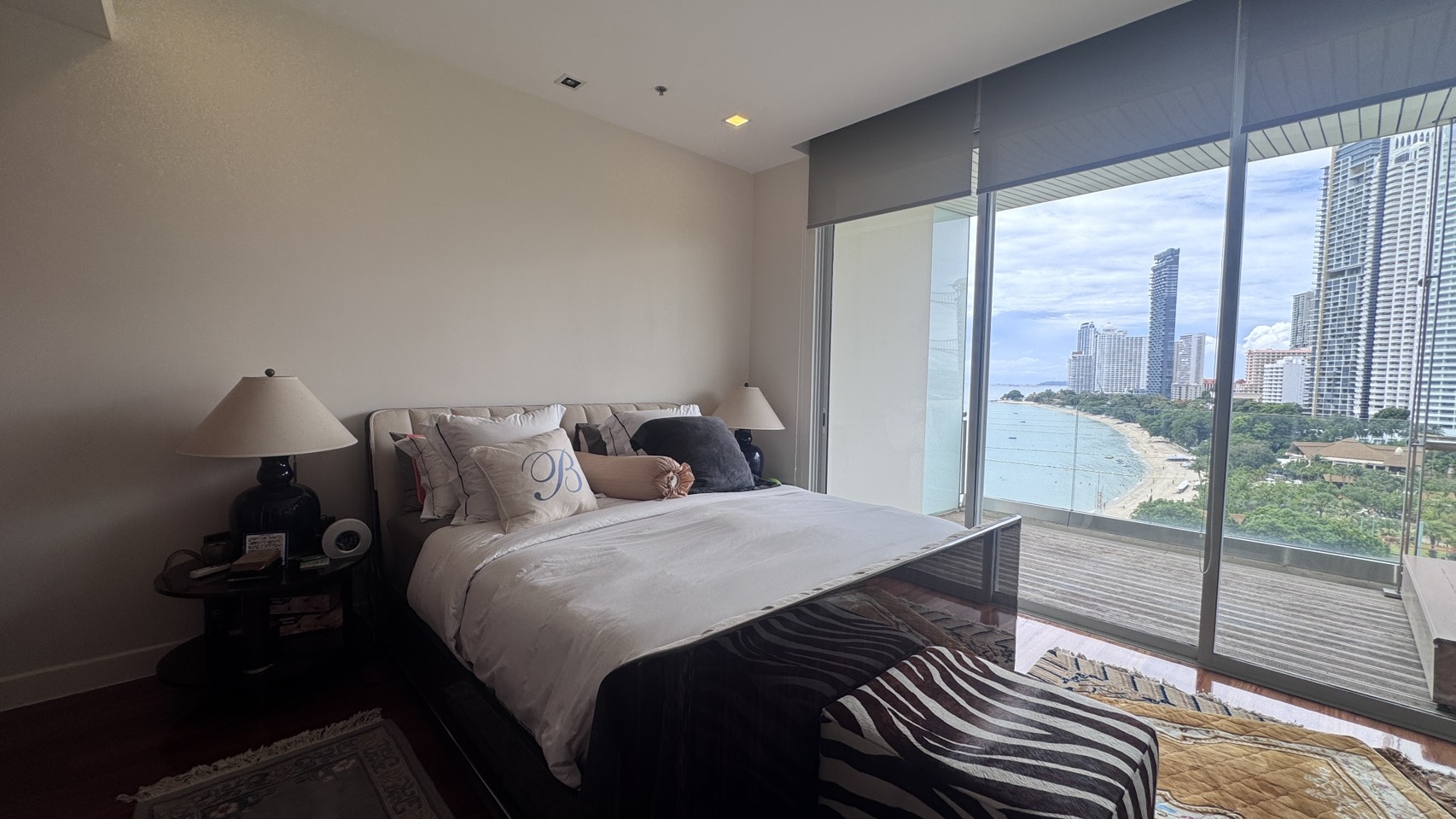 1 Bedroom 2 Bathroom in Beach front property at Wongamat beach photo 32