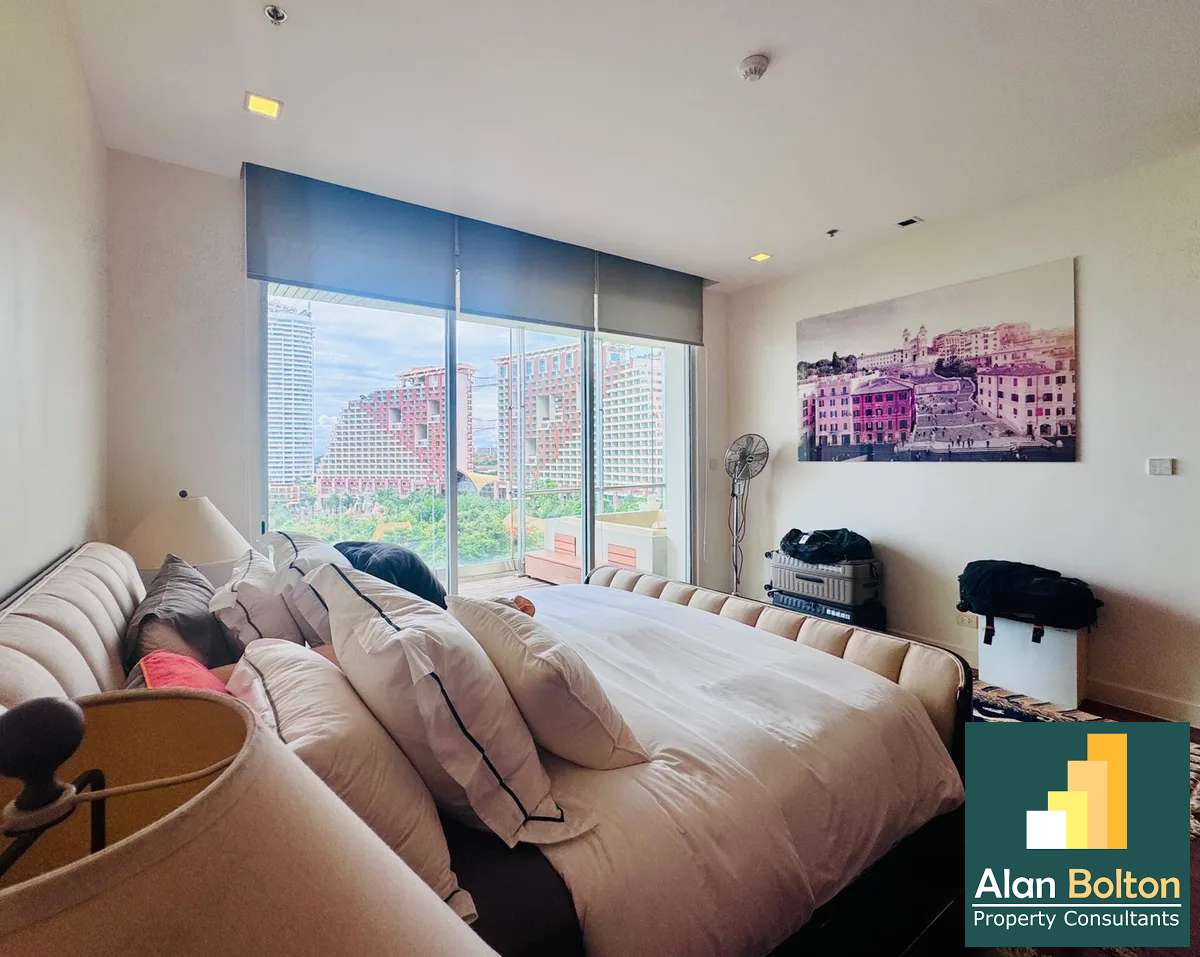1 Bedroom 2 Bathroom in Beach front property at Wongamat beach photo 16