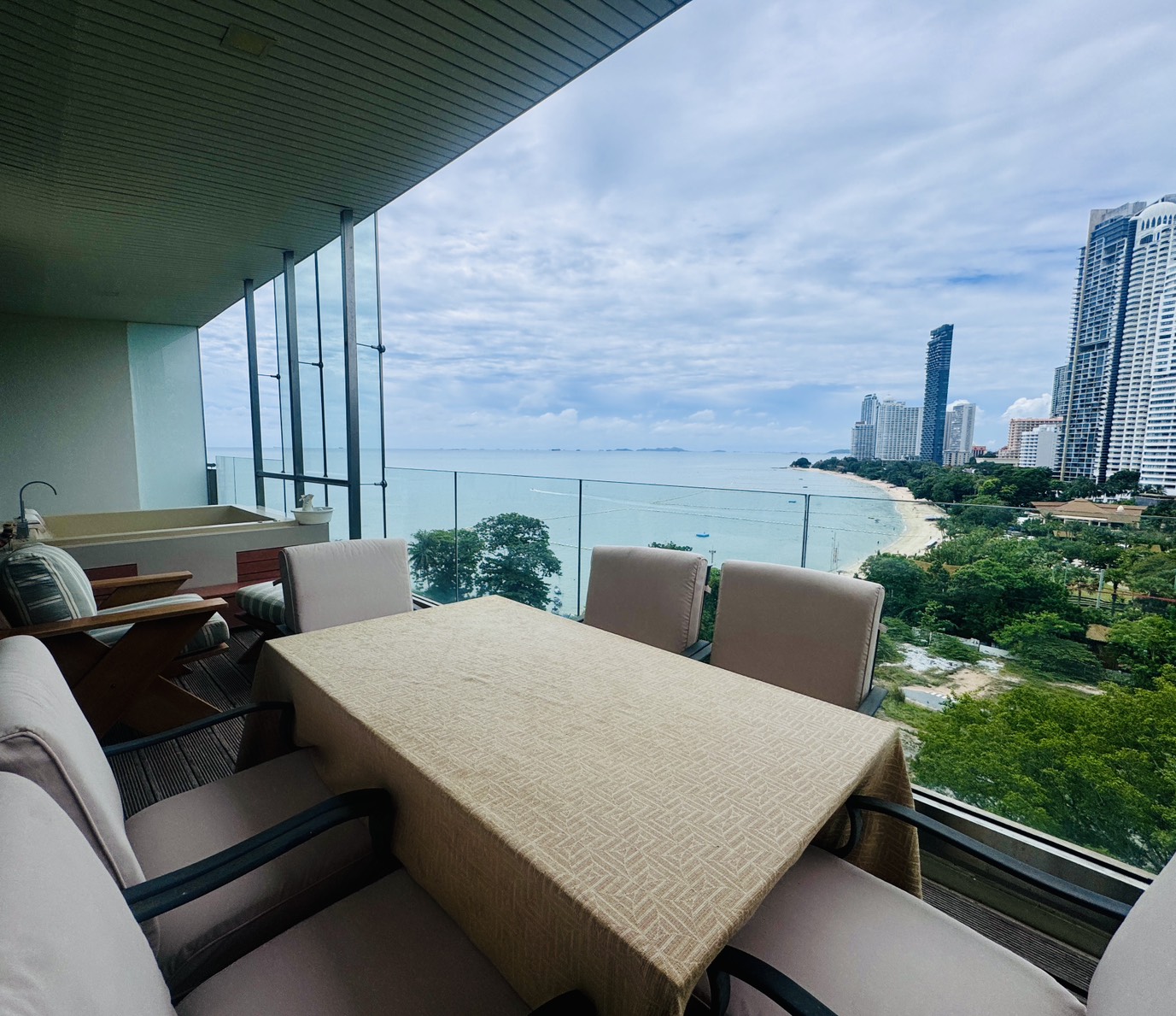 1 Bedroom 2 Bathroom in Beach front property at Wongamat beach photo 48