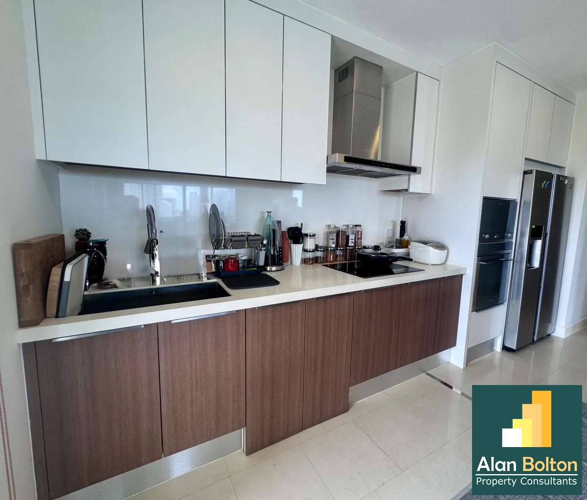 1 Bedroom 2 Bathroom in Beach front property at Wongamat beach photo 4