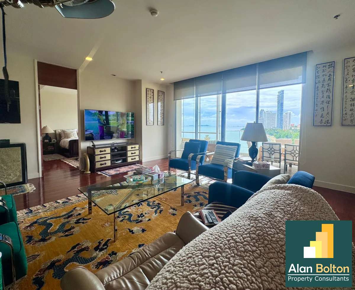 1 Bedroom 2 Bathroom in Beach front property at Wongamat beach photo 5