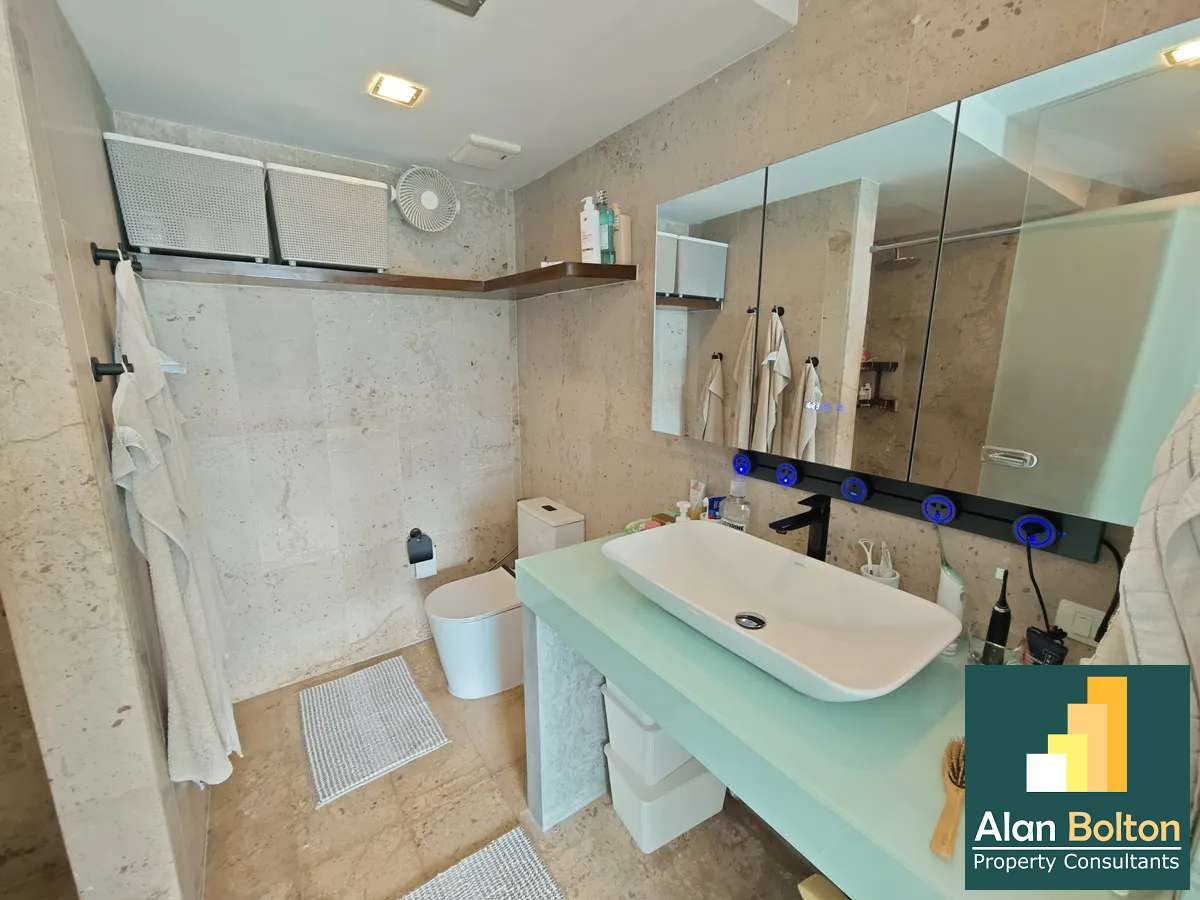 Brand New renovated 2 Bed condo For Sale , In Wongamat photo 4