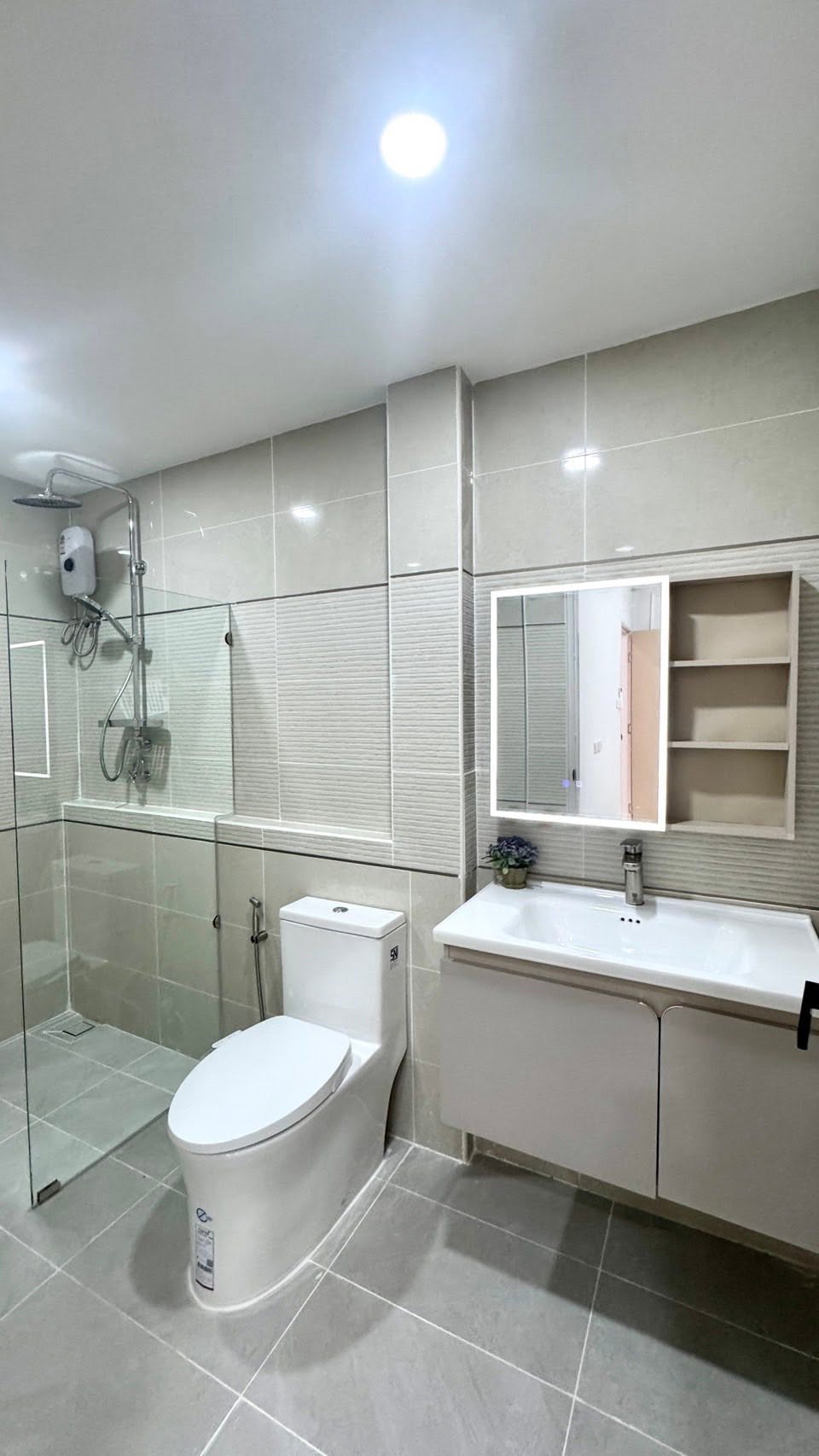 Luxury Brand New Pool Villa 4 bedrooms 6 bathrooms in Mabprachan Lake for SALE/RENT photo 76