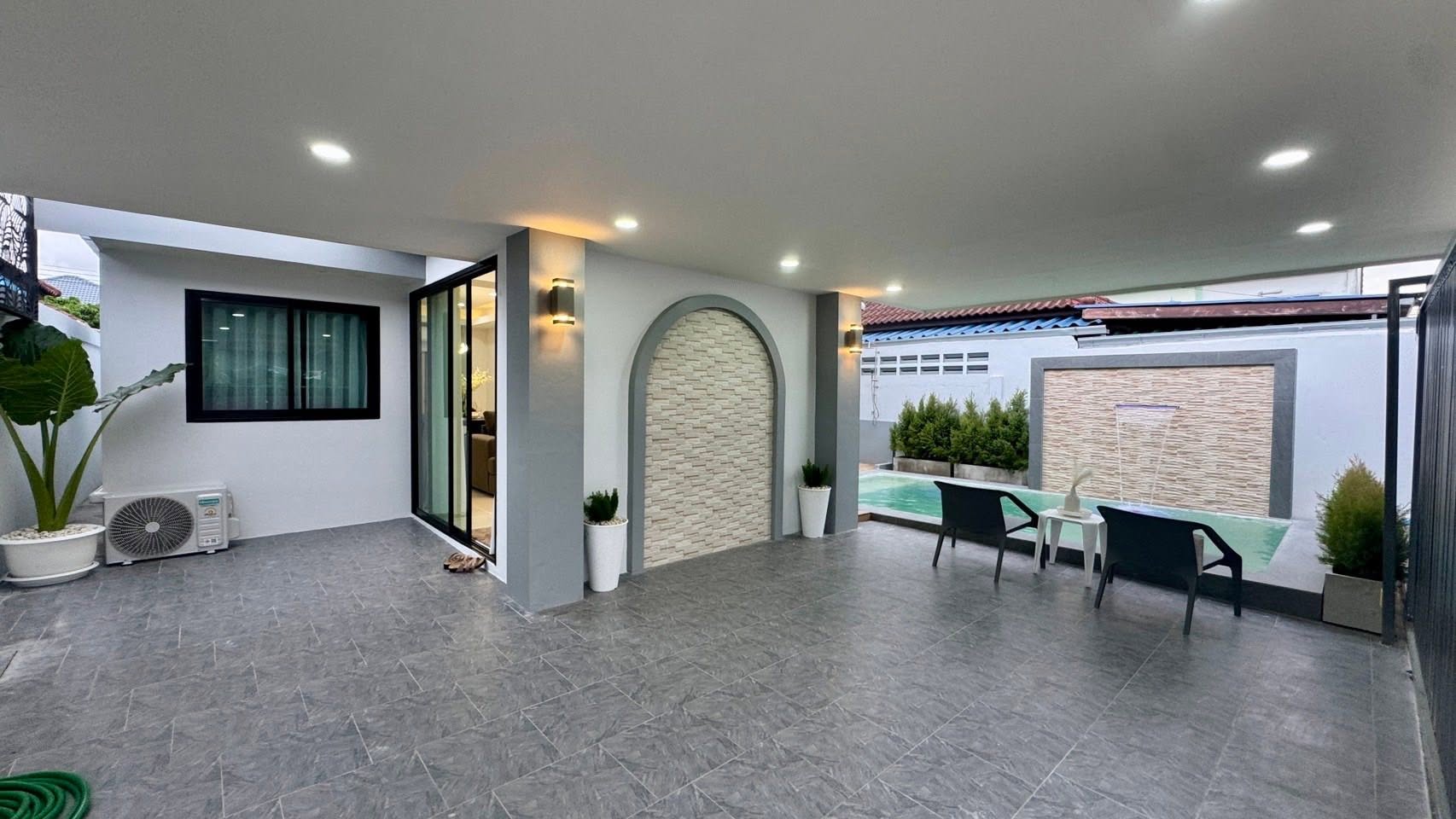 Luxury Brand New Pool Villa 4 bedrooms 6 bathrooms in Mabprachan Lake for SALE/RENT photo 79