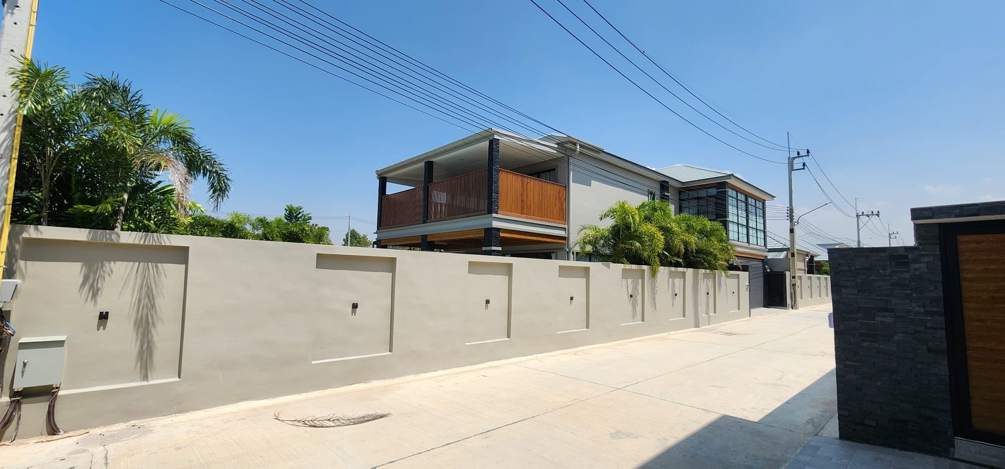 Luxury Brand New Pool Villa 4 bedrooms 6 bathrooms in Mabprachan Lake for SALE/RENT photo 81