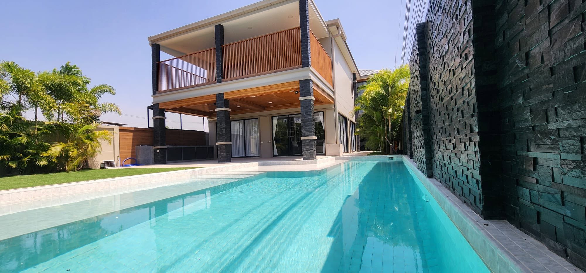 Luxury Brand New Pool Villa 4 bedrooms 6 bathrooms in Mabprachan Lake for SALE/RENT photo 82