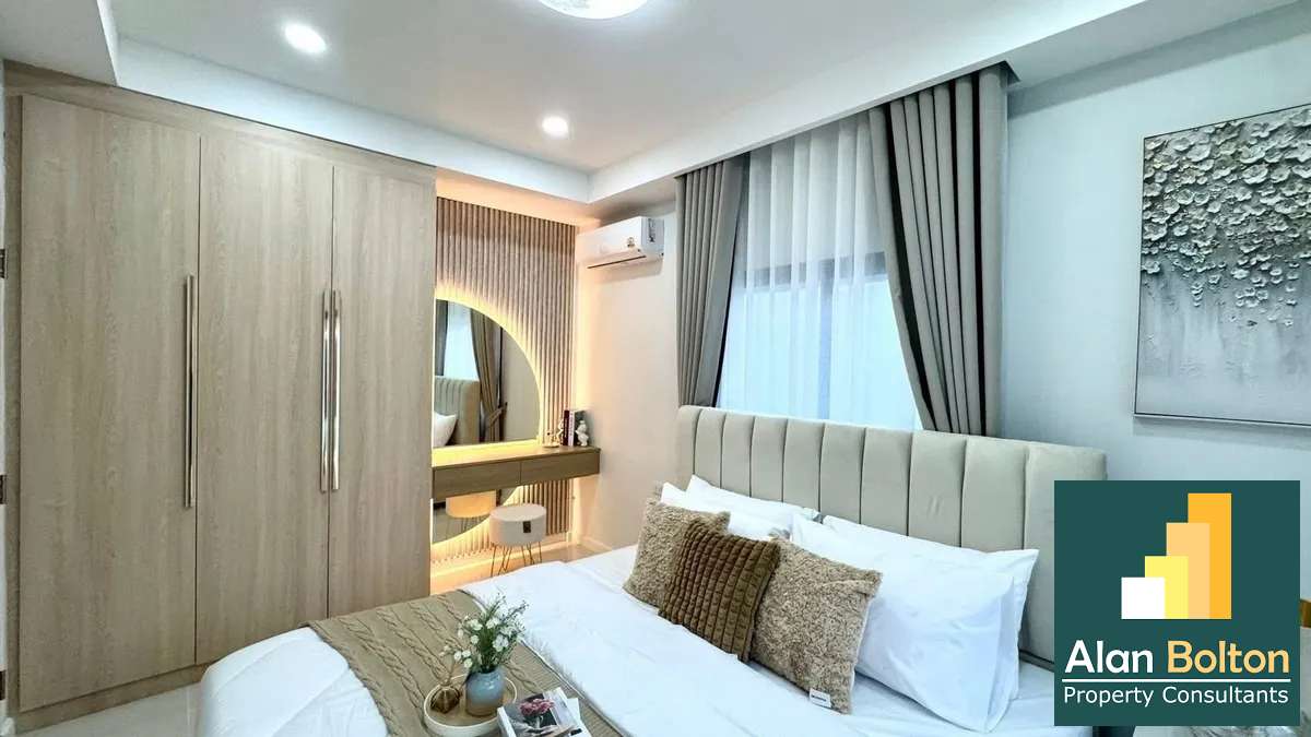Luxury private pool villa for sale photo 10
