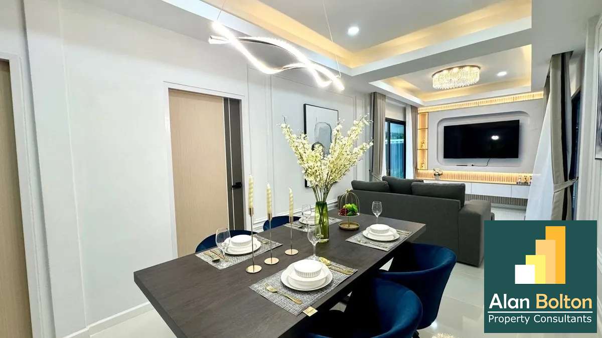 Luxury private pool villa for sale photo 7