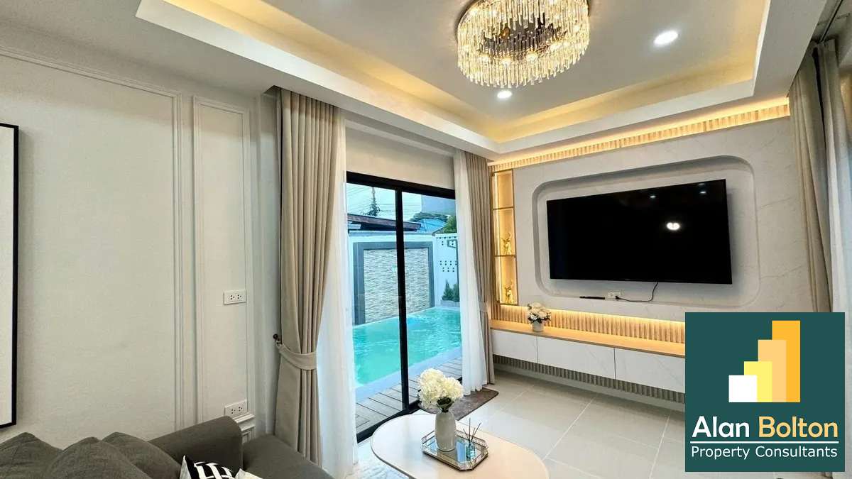 Luxury private pool villa for sale photo 6