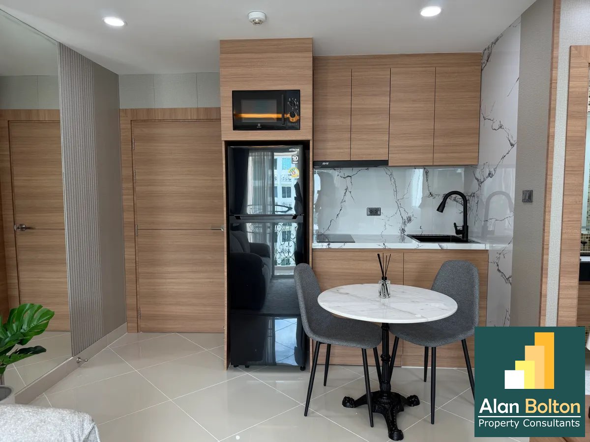 Bright&Cozy modern Condo Near Jomtin Beach photo 3