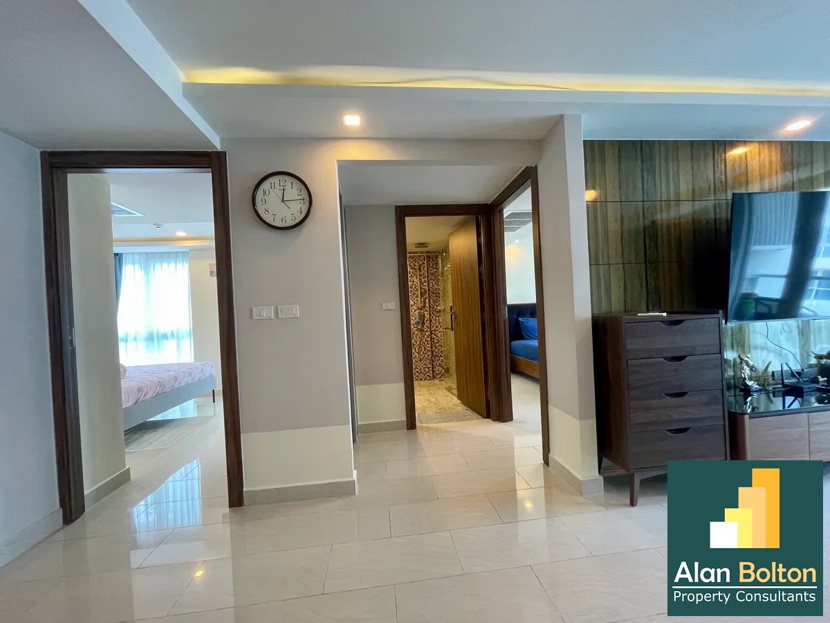 Pool View 2 Bed 2 Bath Condo In Central Pattaya photo 5