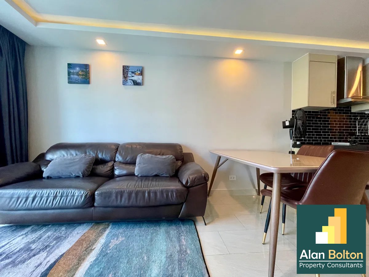 Pool View 2 Bed 2 Bath Condo In Central Pattaya photo 4