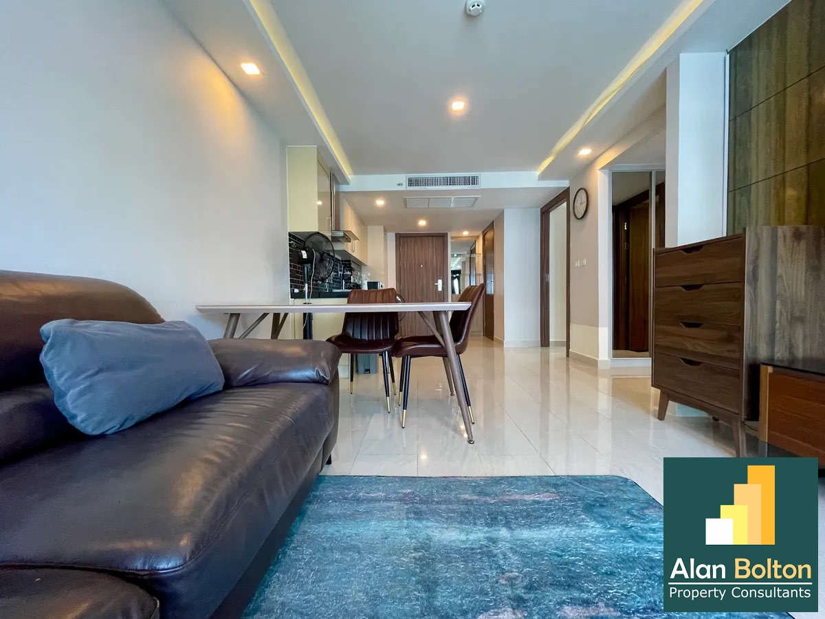 Pool View 2 Bed 2 Bath Condo In Central Pattaya photo 3