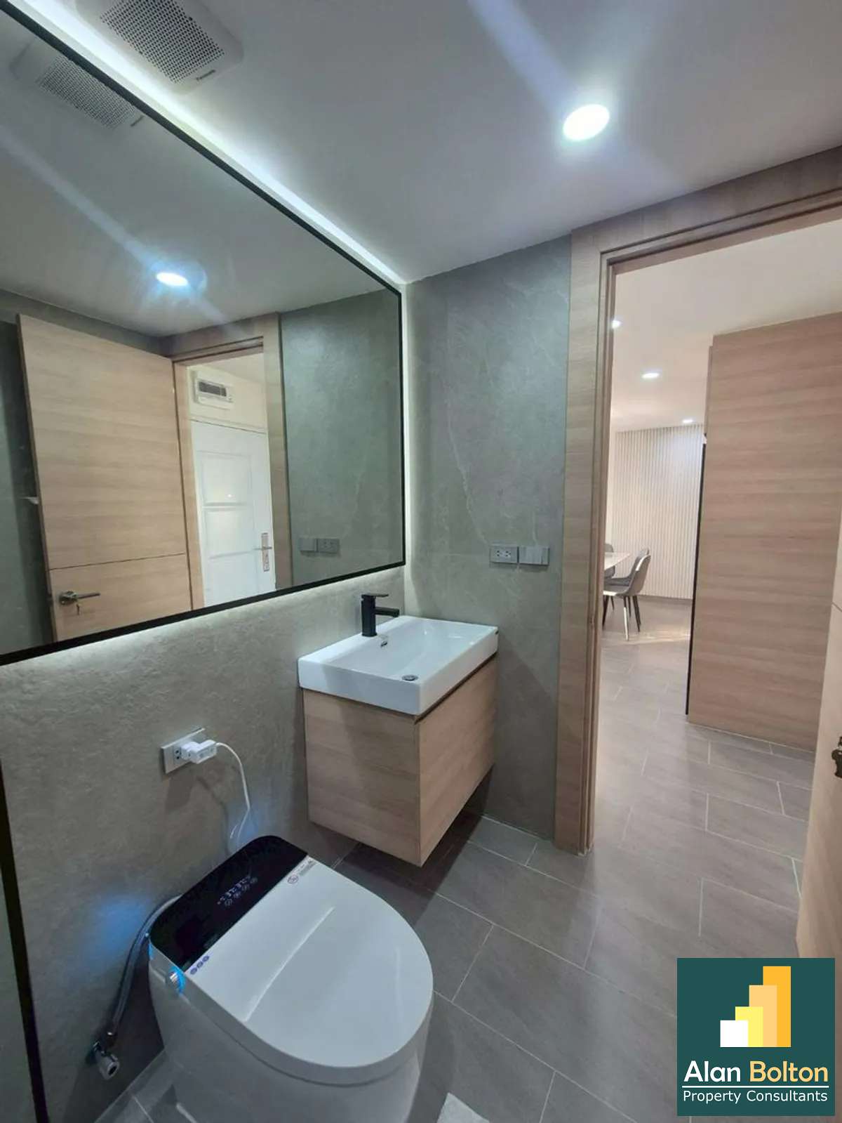 Two Bedroom Condo For Sale in Wongamat photo 10
