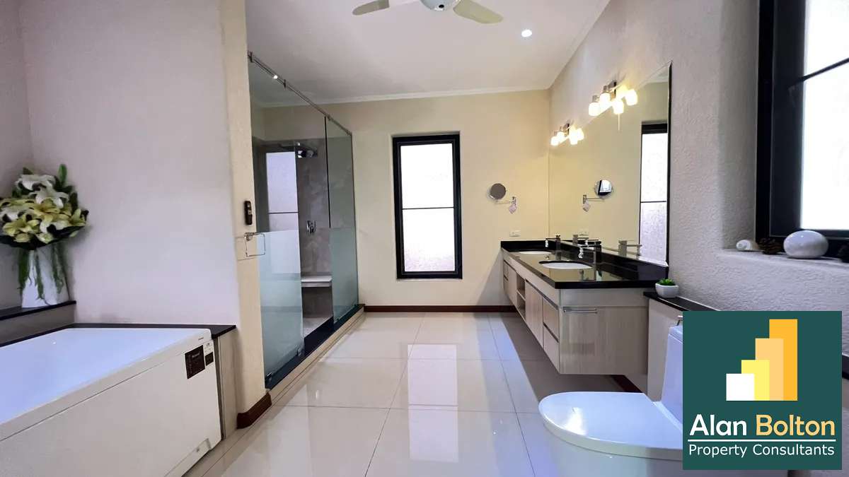 Luxury pool villa 4 Bedrooms 5 Bathrooms in Mapprachan photo 19