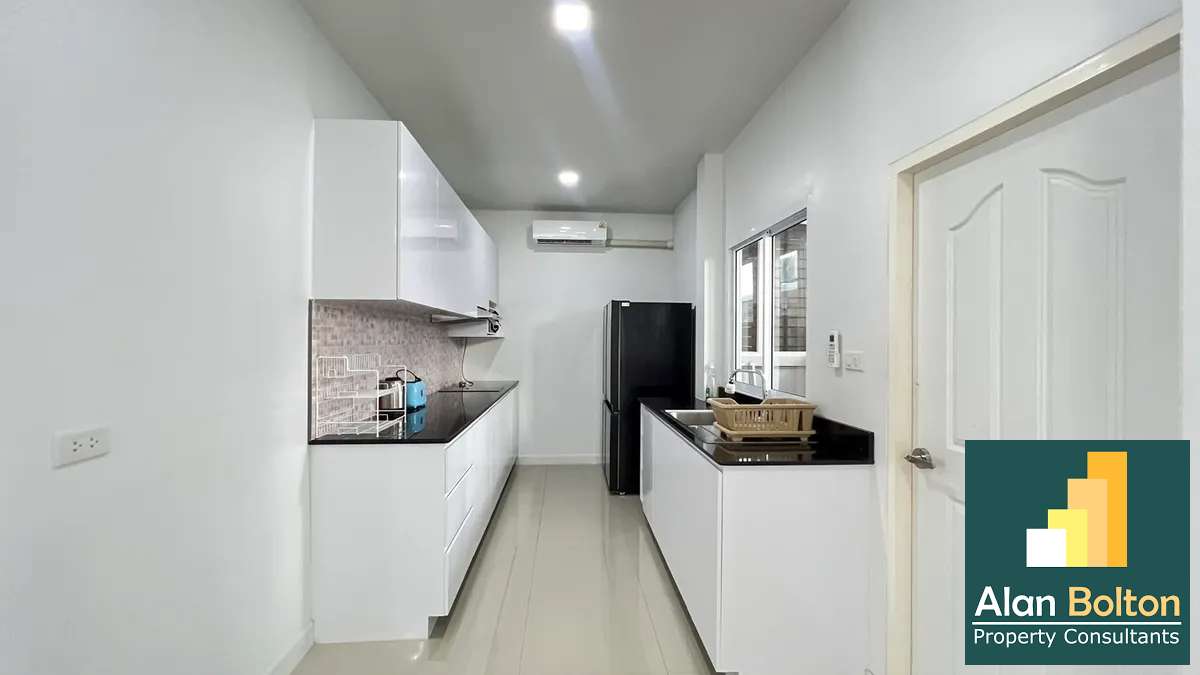 2 Storey House 3 Bedrooms 3 Bathrooms in East Pattaya photo 15