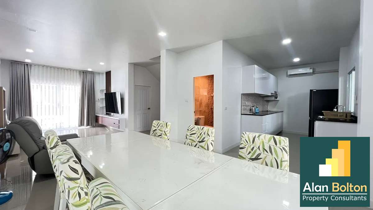 2 Storey House 3 Bedrooms 3 Bathrooms in East Pattaya photo 12