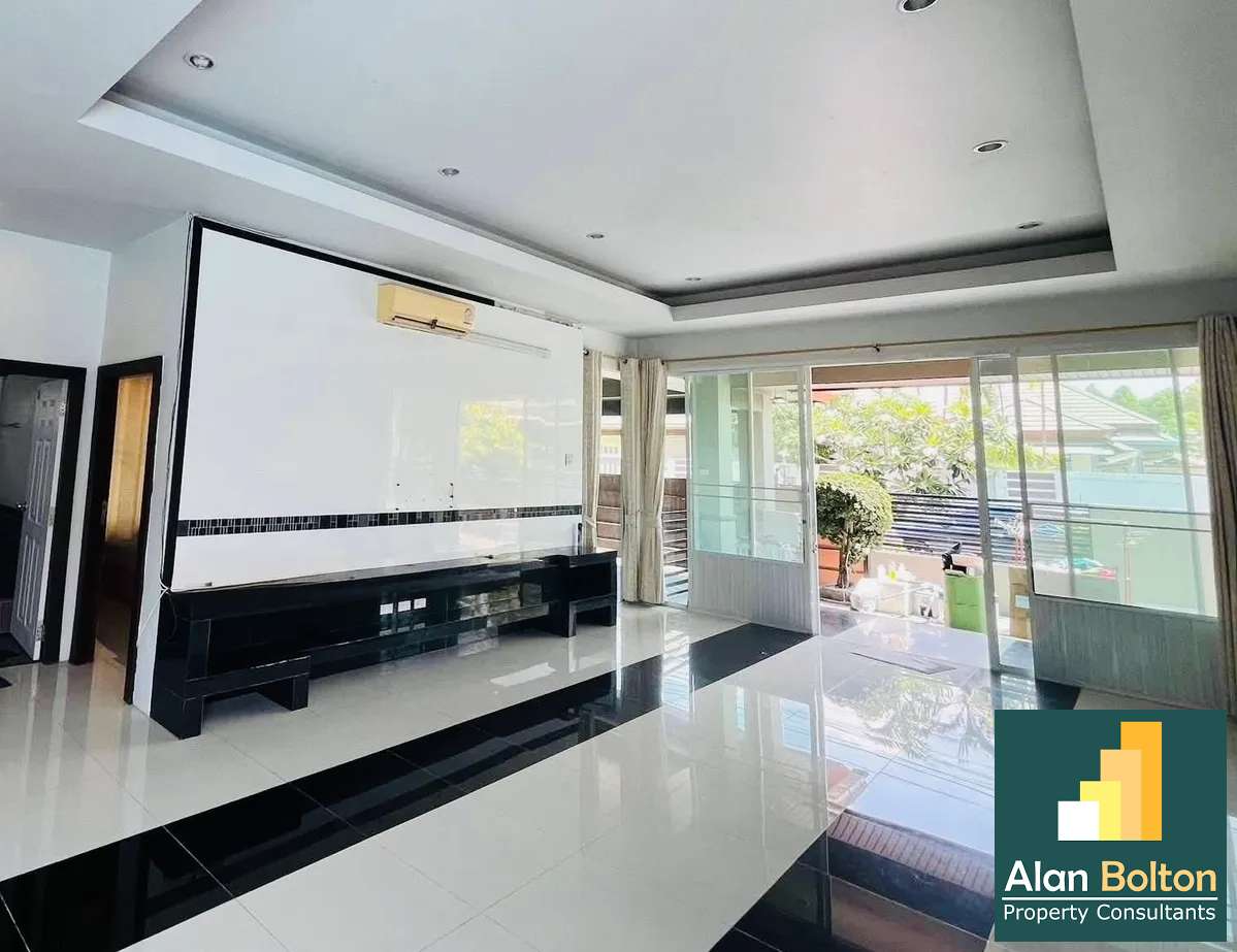 3 Bedroom 2 Bathroom in Huay Yai photo 4