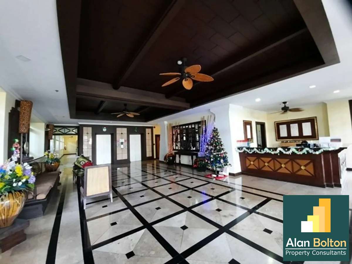 Large Studio Condo For Sale In Jomtien photo 13