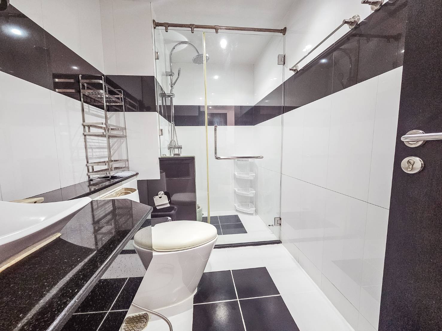Studio in jomtien seven seas for rent photo 11