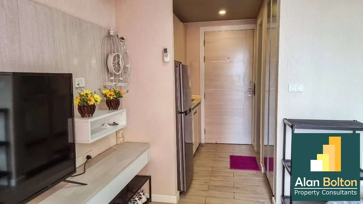 Studio in jomtien seven seas for rent photo 3