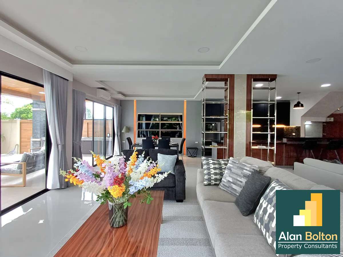 Luxury Brand New Pool Villa 4 bedrooms 6 bathrooms in Mabprachan Lake for SALE/RENT photo 11