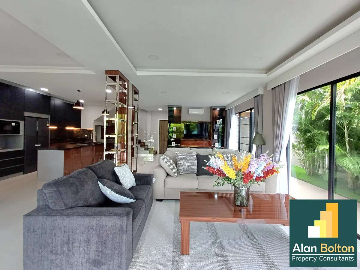 Luxury Brand New Pool Villa 4 bedrooms 6 bathrooms in Mabprachan Lake for SALE/RENT photo 9