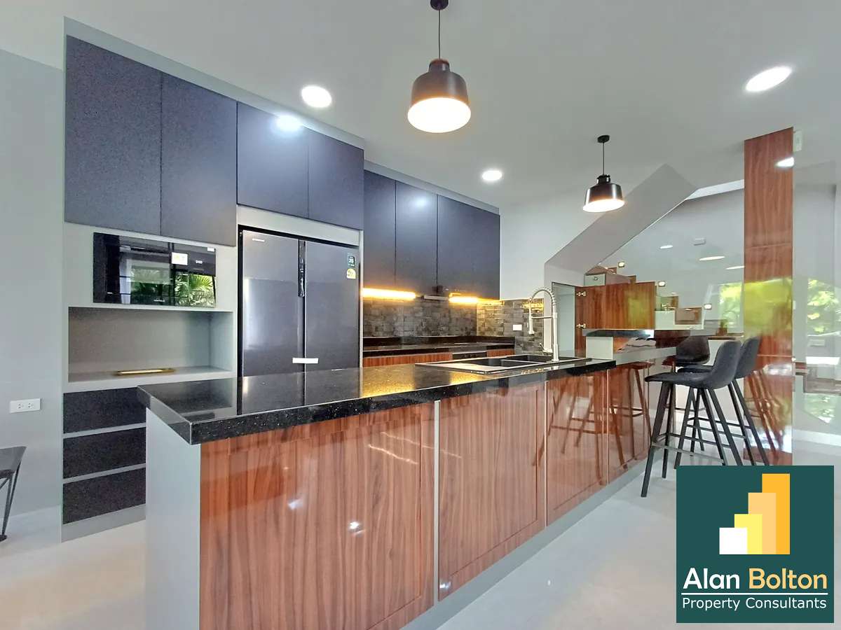 Luxury Brand New Pool Villa 4 bedrooms 6 bathrooms in Mabprachan Lake for SALE/RENT photo 15