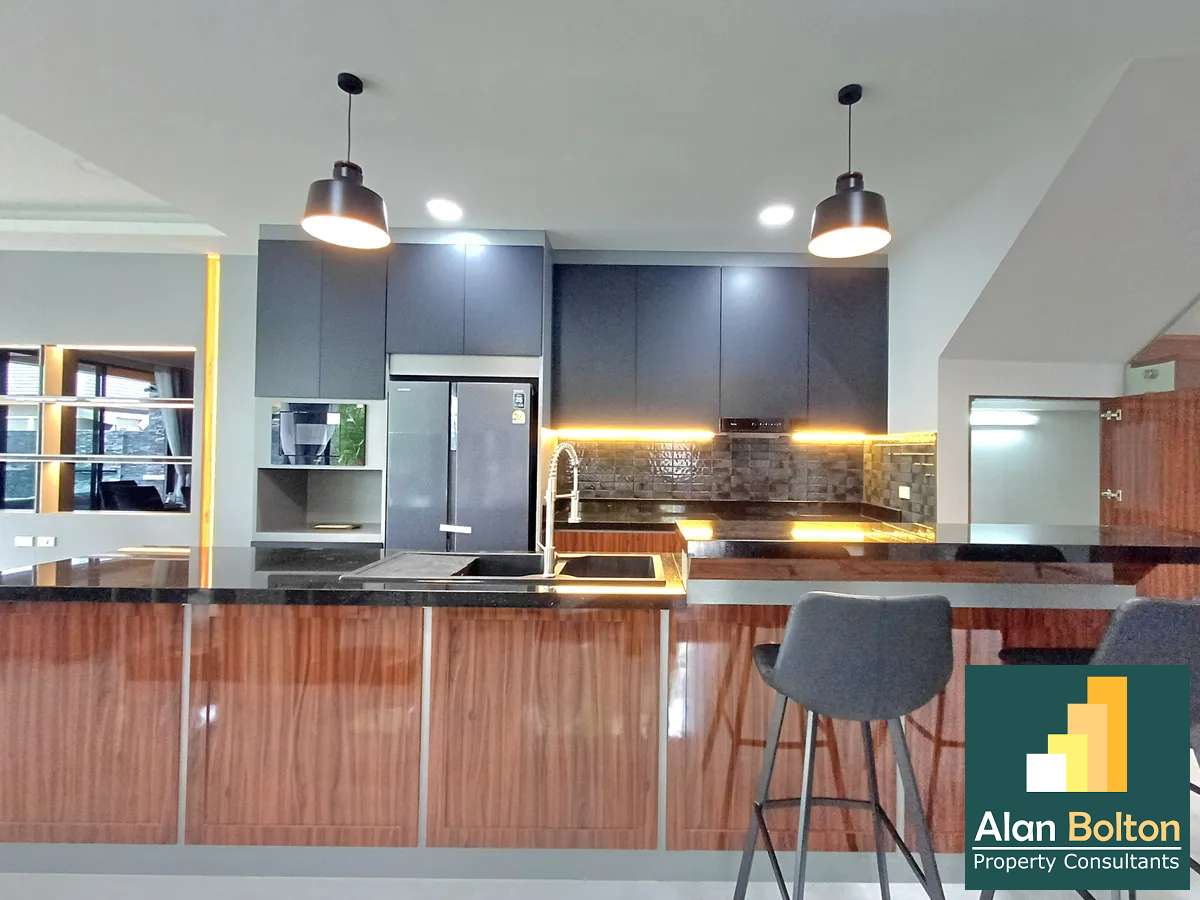 Luxury Brand New Pool Villa 4 bedrooms 6 bathrooms in Mabprachan Lake for SALE/RENT photo 13