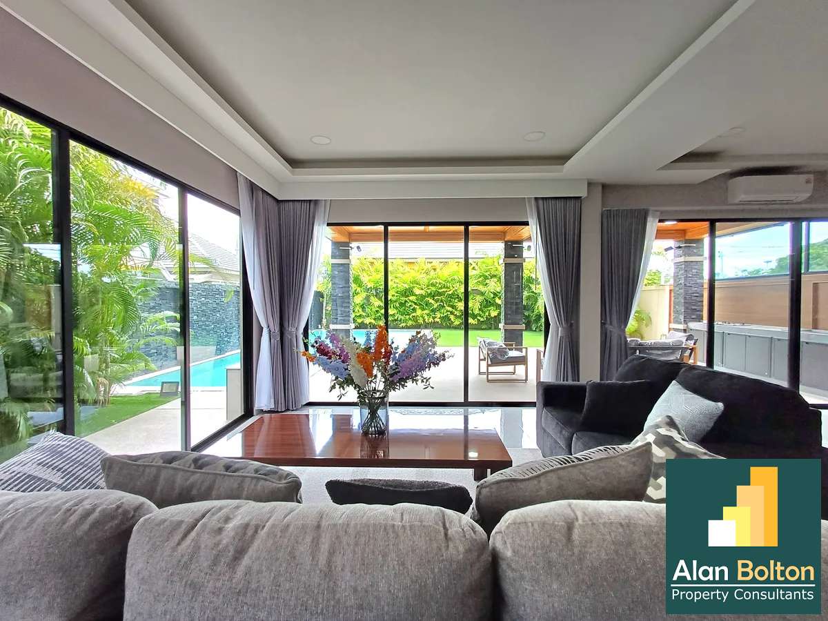 Luxury Brand New Pool Villa 4 bedrooms 6 bathrooms in Mabprachan Lake for SALE/RENT photo 10